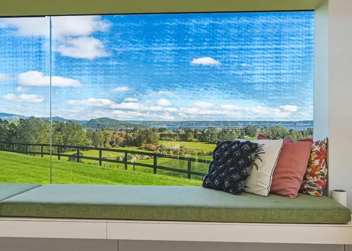 Slice Of Paradise - Swimming Pool Pool & Country Views 로토루아